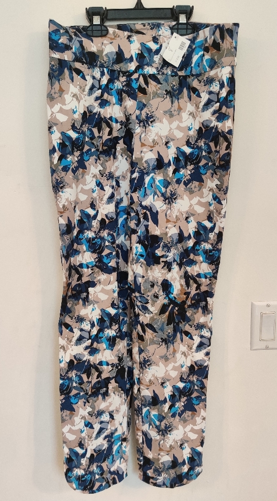 UP! Slim Ankle Pants